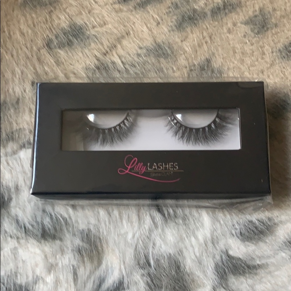 Lilly Lash NWT